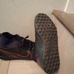 Nike Men's Black Athletic Shoes with Red Accents